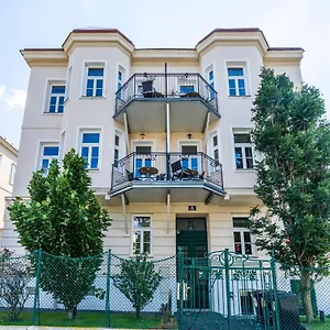 Imperial Schönbrunn - Contactless Check-in Apartment