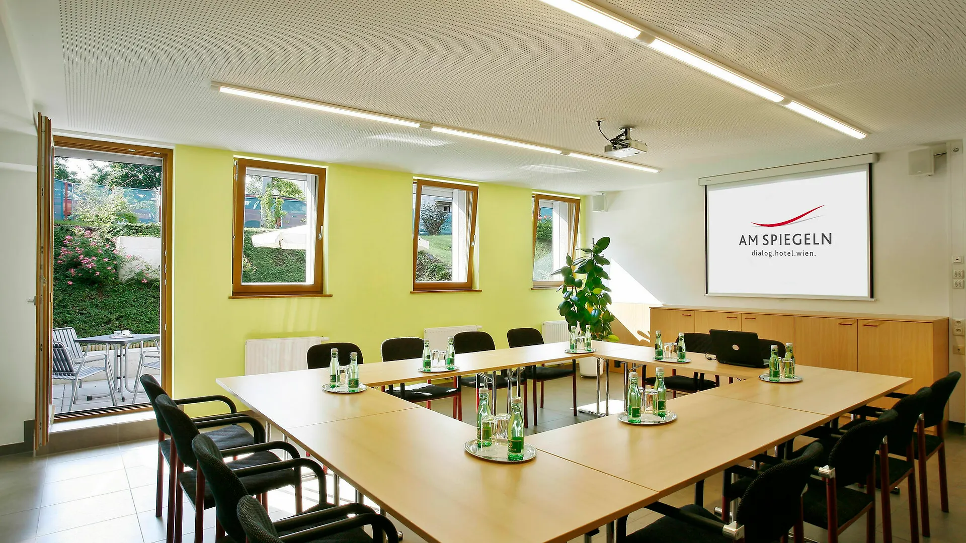 Am Spiegeln Dialog.Hotel.Wien Hotel